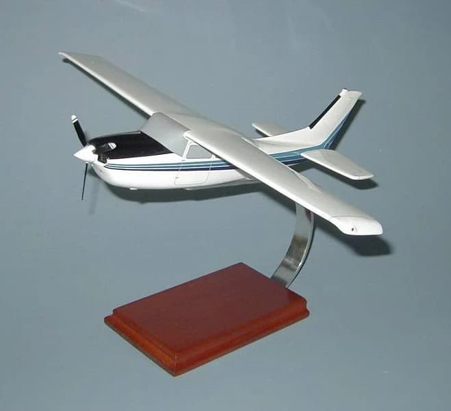Cessna 210 Centurian Airplane Model