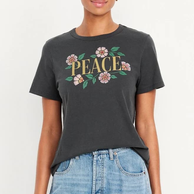 Old Navy Women's Everywear Crew-Neck Graphic T-Shirt