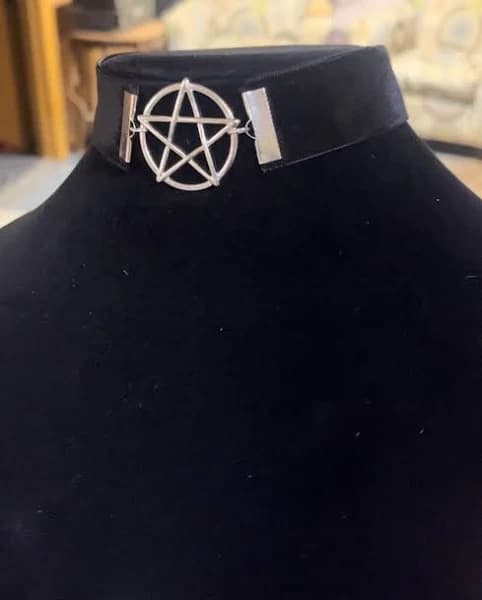 Pentagram O-Ring Velvet Ribbon Choker