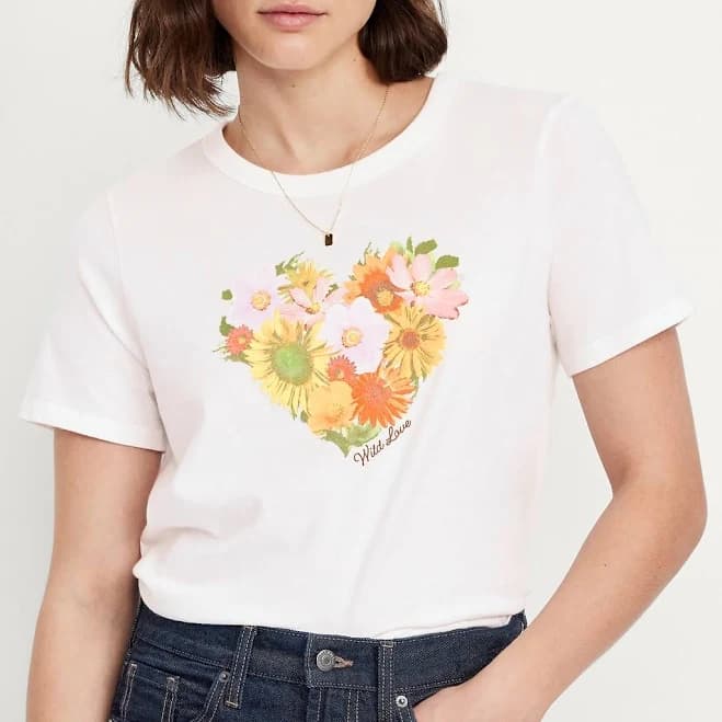 Old Navy Women's Everywear Crew-Neck Graphic T-Shirt