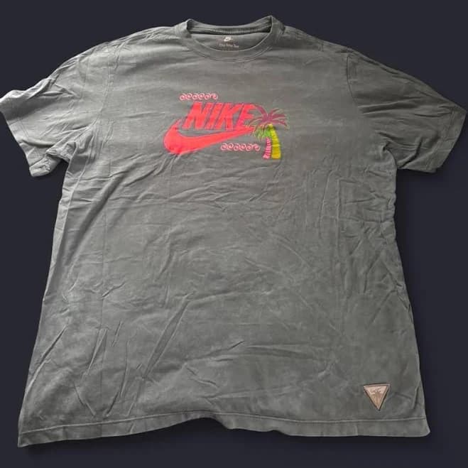 Nike Grey Cotton T-Shirt with Palm Tree Design - XL