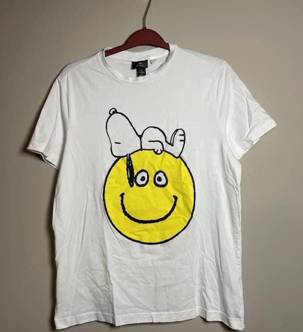 Peanuts Snoopy Smiley Face Graphic Shirt Size Large White (b540)