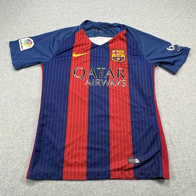 F.C. Barcelona Men's 2016-17 Vapor Match Football Shirt