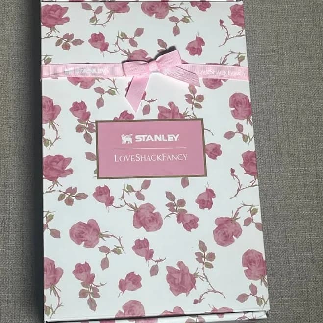 Stanley NEW Love Shack Fancy Ribbon Rosa 40 Oz Quencher Authentic - New Home