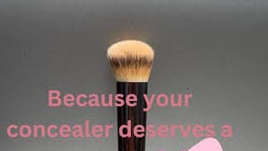 Amazon.com: Hourglass Brush #4 - Crease : Beauty & Personal Care