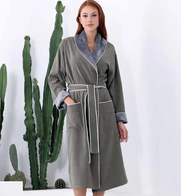 SEYANTE Women's Plush Microfiber Spa Robe with Pockets