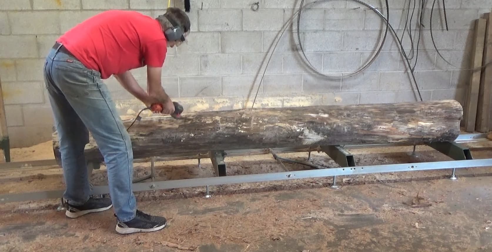 How To Clean Dirty Logs For The Sawmill – Country Wood Products