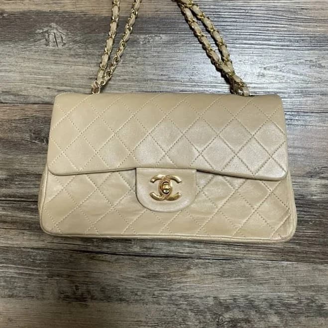 CHANEL Classic Flap Lambskin Leather Shoulder Bag