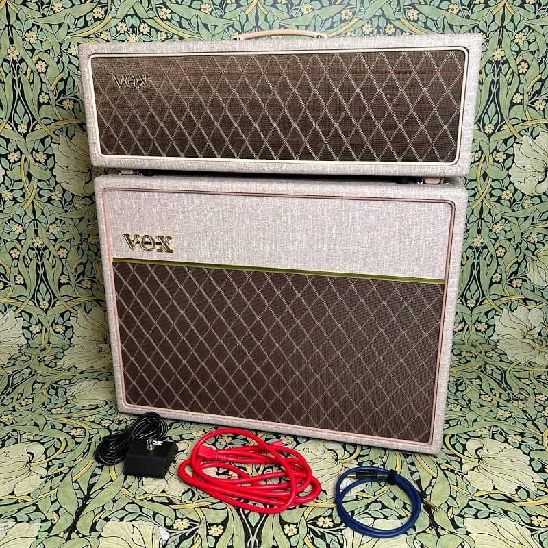VOX Hand-Wired 2x12" Guitar Speaker Cabinet