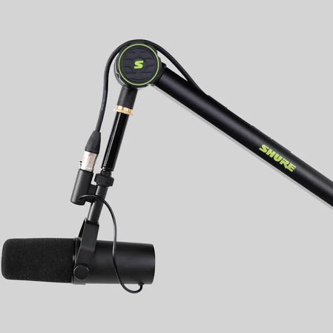 Shure Bundles SM7BROADCST2 Microphone and Gator