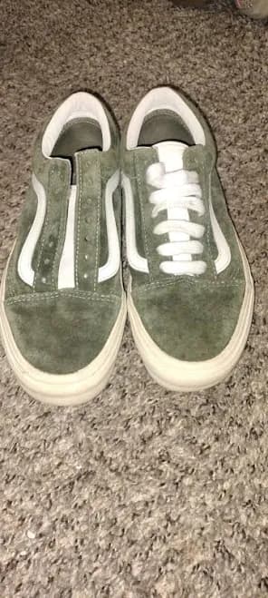 Vans Pig Suede Old Skool Shoes. Olive Green Youth Size 5.
