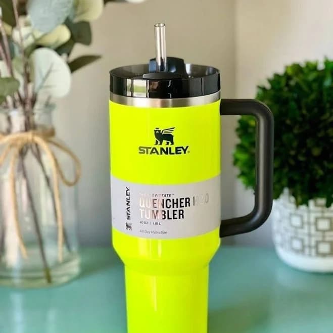 Stanley Quencher 40 ounces Neon Yellow1
