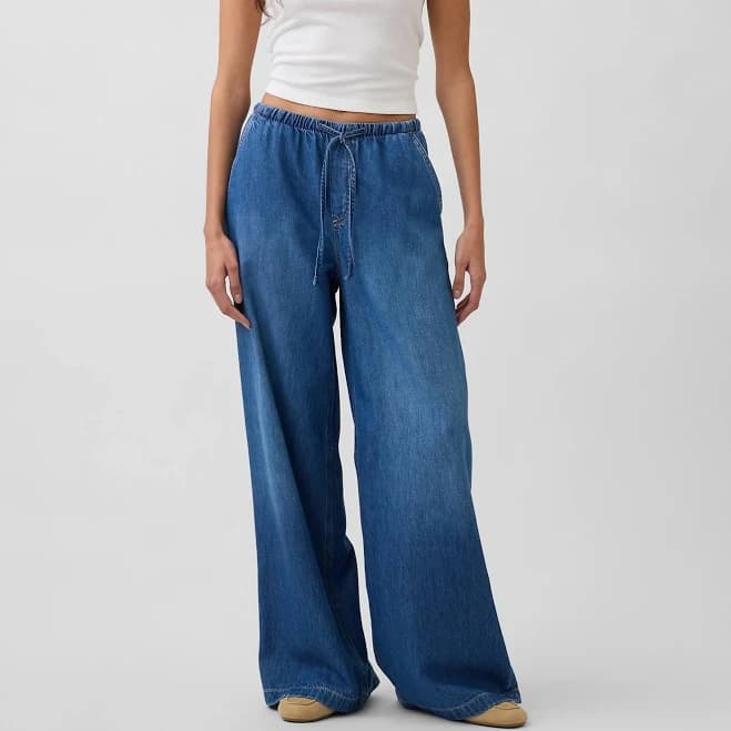 Gap Women's Mid Rise Ultrasoft Easy Baggy Jeans