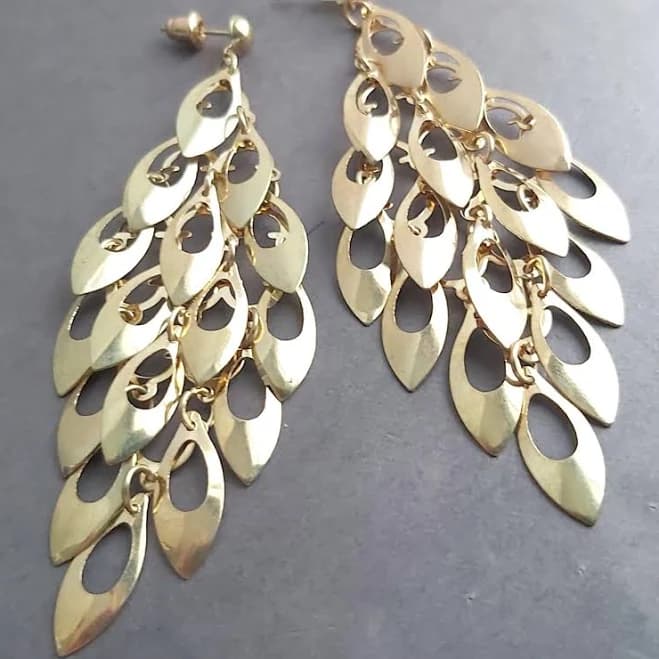 Modern Nature Inspired Lightweight Leaf Charmed Earrings