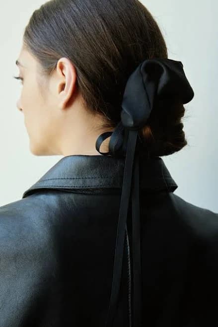 H&M Ladies Scrunchie Bow
