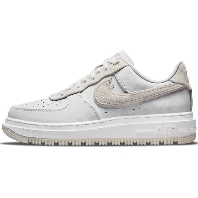 Nike Air Force 1 Luxe
