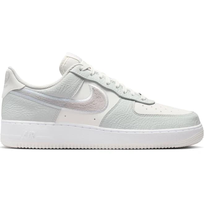 Nike Men's Air Force 1 '07 LV8 Shoes