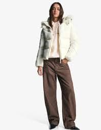 Water-repellent hooded puffer jacket with faux fur - Women | Bershka