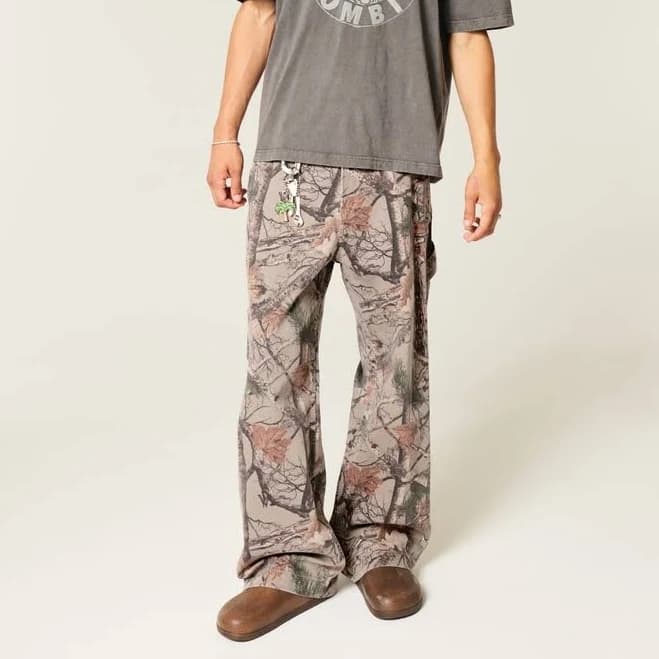 Men's Hollister Camo Super Baggy Painter Jeans in Light Brown Camo