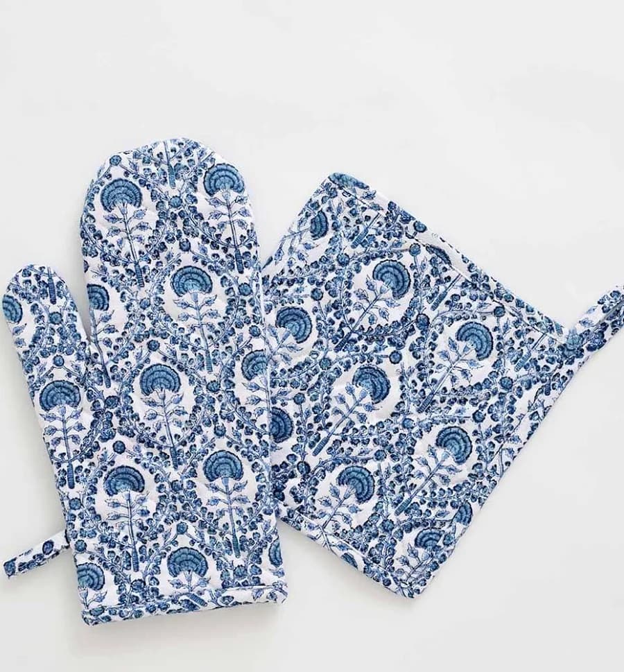 Pomegranate Caroline Blue Oven Mitt Set
