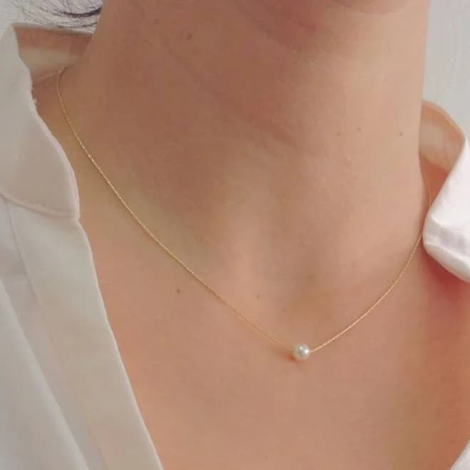 Dainty Pearl Necklace