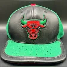 Mitchell &‎ Ness- Chicago Bulls Hat,Black/Green/Red, Small inside rim dirt