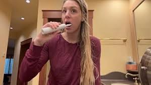 Amazon.com : Replacement Toothbrush Heads Compatible with Oral B, Cross Sensitive Electric Brush Head Refills for Pro 1000 Genius X Smart 1500, Medium Softness Round Brush Head by BKIX : Health & Household