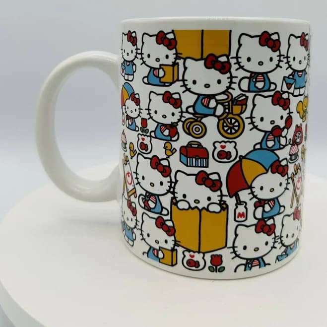 HELLO KITTY + Friends Sanrio KAWAII CUTE COLLAGE ceramic MUG Bioworld 2023