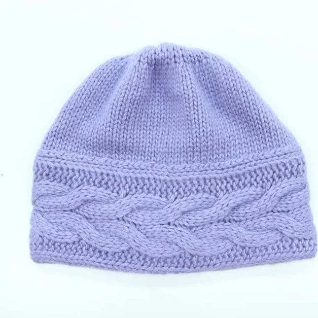 BEANIE HAT WITH CABLES