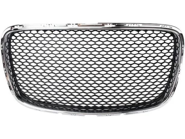 TRQ Chrysler 300 S Grille