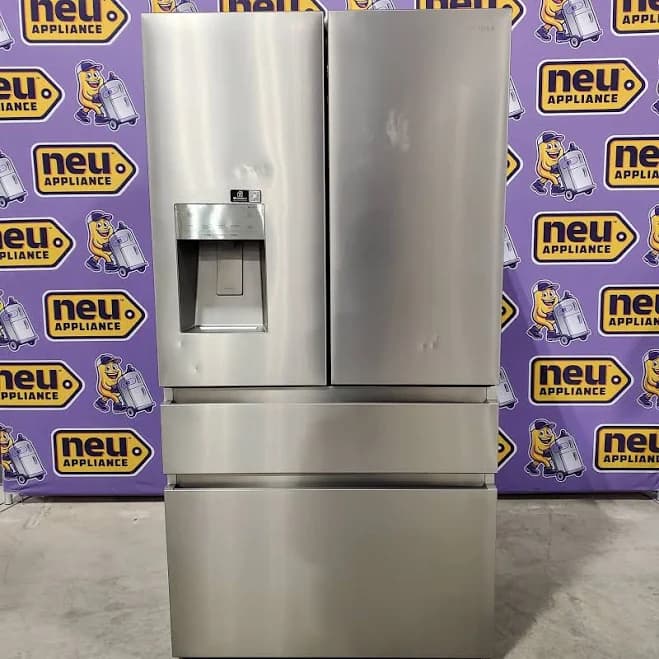 Hisense PureFlat 25.6-cu ft 4-Door Smart French Door Refrigerator with Ice Maker, Water and Ice Dispenser ENERGY STAR