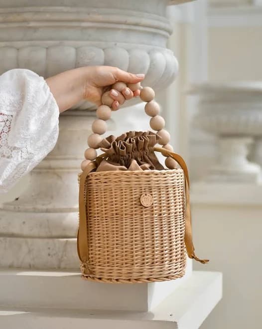 Straw Bucket Bag with Wooden Handle