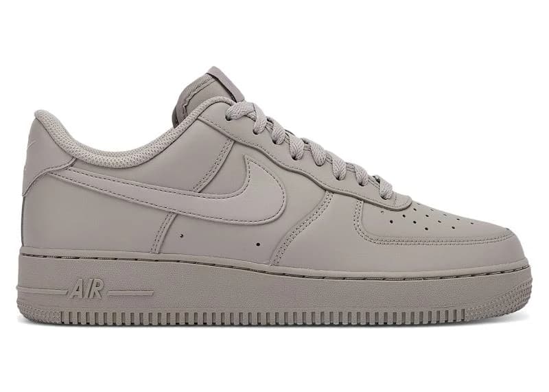 Nike Men's Air Force 1 '07 Sneakers