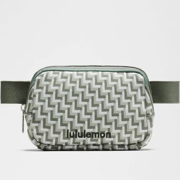 lululemon Everywhere Belt Bag