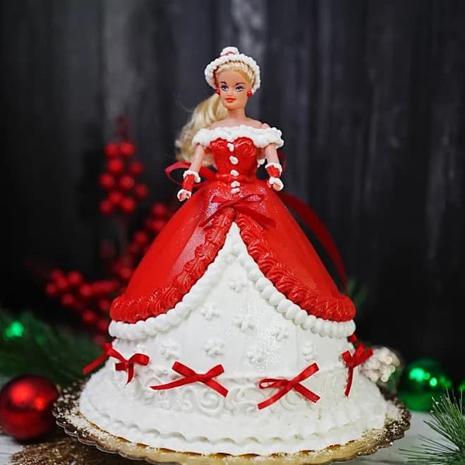 2024 Christmas Cake 6 Lady Serves 10 Biscuit