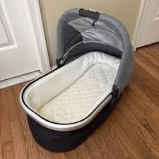 UPPABABY Vista v2 Bassinet Only in Gray / Black (No Apron) Very Good Condition
