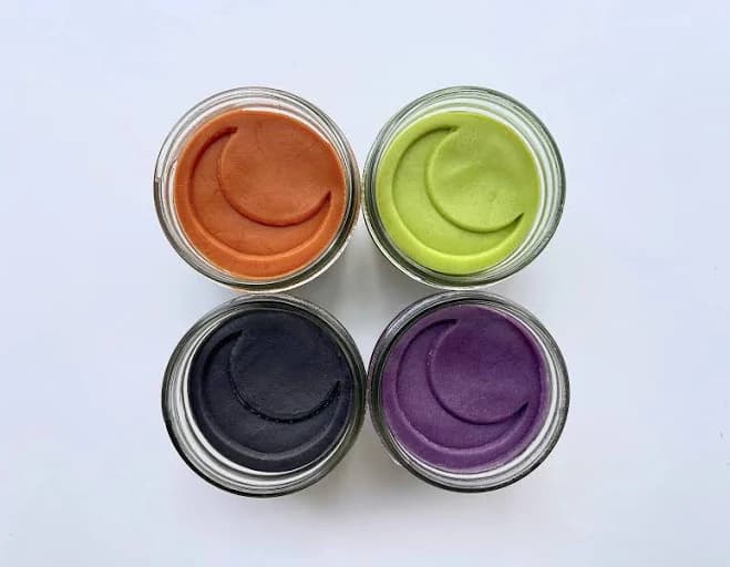 Traditional Halloween play dough set