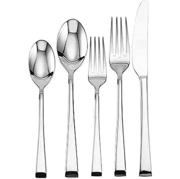 Whatseaso 20-Piece Modern Everyday Kitchen Flatware Cutlery Set