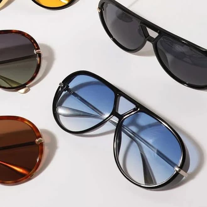 Retro Aviator Sunglasses with Tinted Lenses