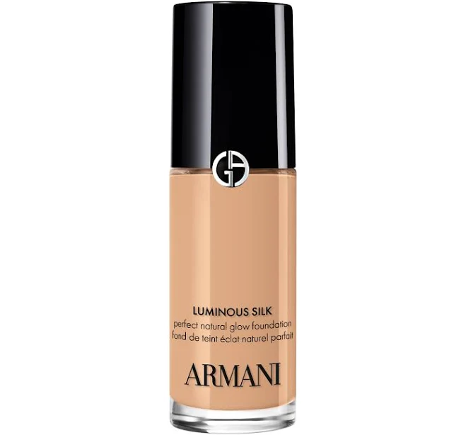 Armani Beauty Luminous Silk Natural Glow Blurring Foundation