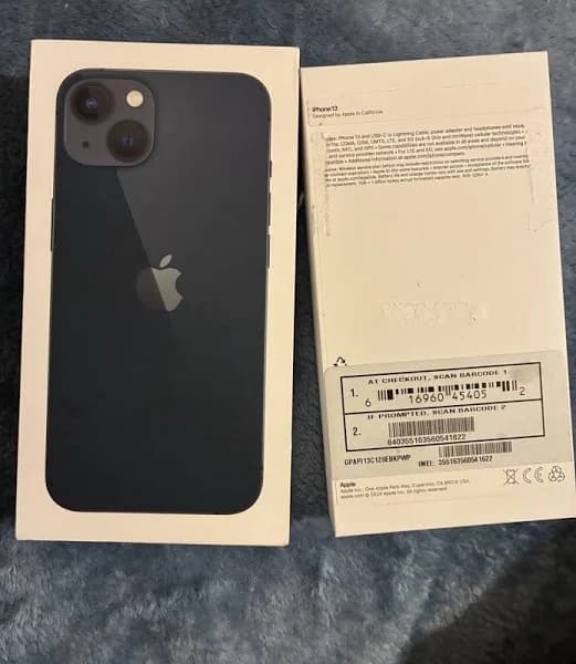 iPhone 13 (128GB) in Midnight Black.