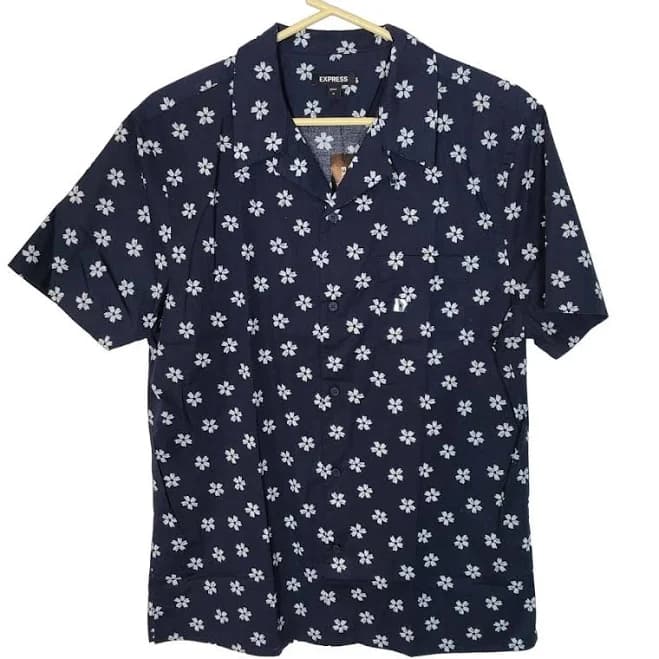 Express Womens M Blue White Floral Short Sleeves Button Up Shirt