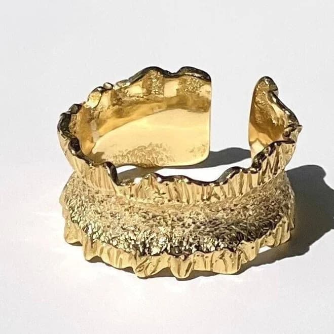 Rustic Textured Hammered Gold Cigar Band Ring