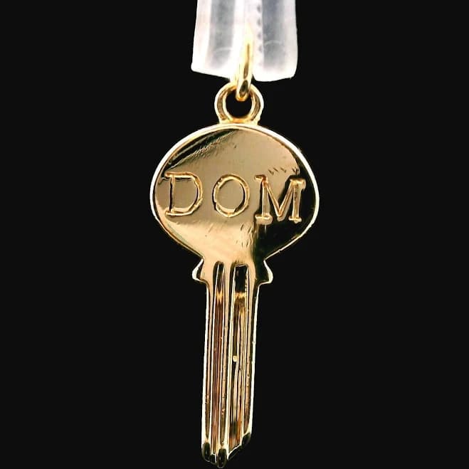Tiffany & Co. 18kt Yellow Gold Dom Key Pendant – 1.76g