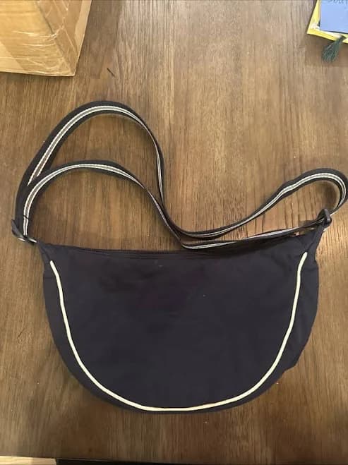 UNIQLO Round Mini Shoulder Bag