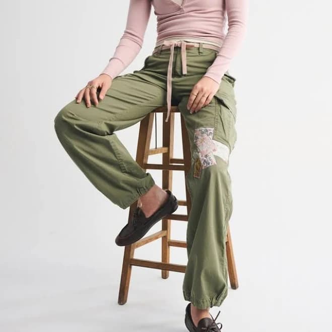 Abercrombie & Fitch Women's Low Rise Ultra Loose Cargo Pants