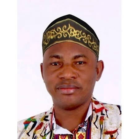 Men's African Cotton Kufi Hat with Gold Embroidery
