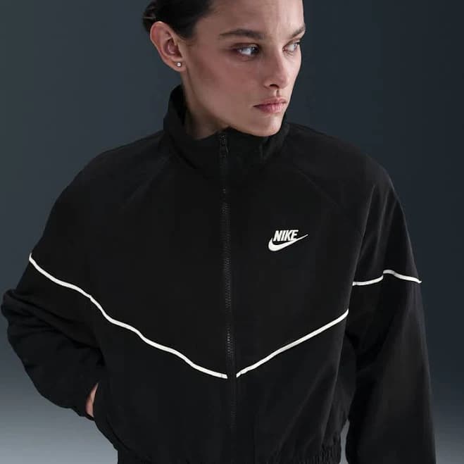 Nike Women's Sportswear Windrunner Woven Jacket