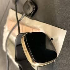 fitbit | Wearables | Mint Condition Fitbit Versa | Poshmark