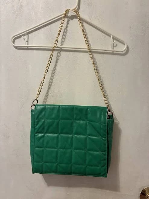 Green Quilted Shoulder Bag With Gold Chain Strap – Faux Leather